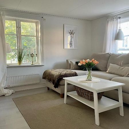 Appartement Lagenhet I Norrtälje Extérieur photo